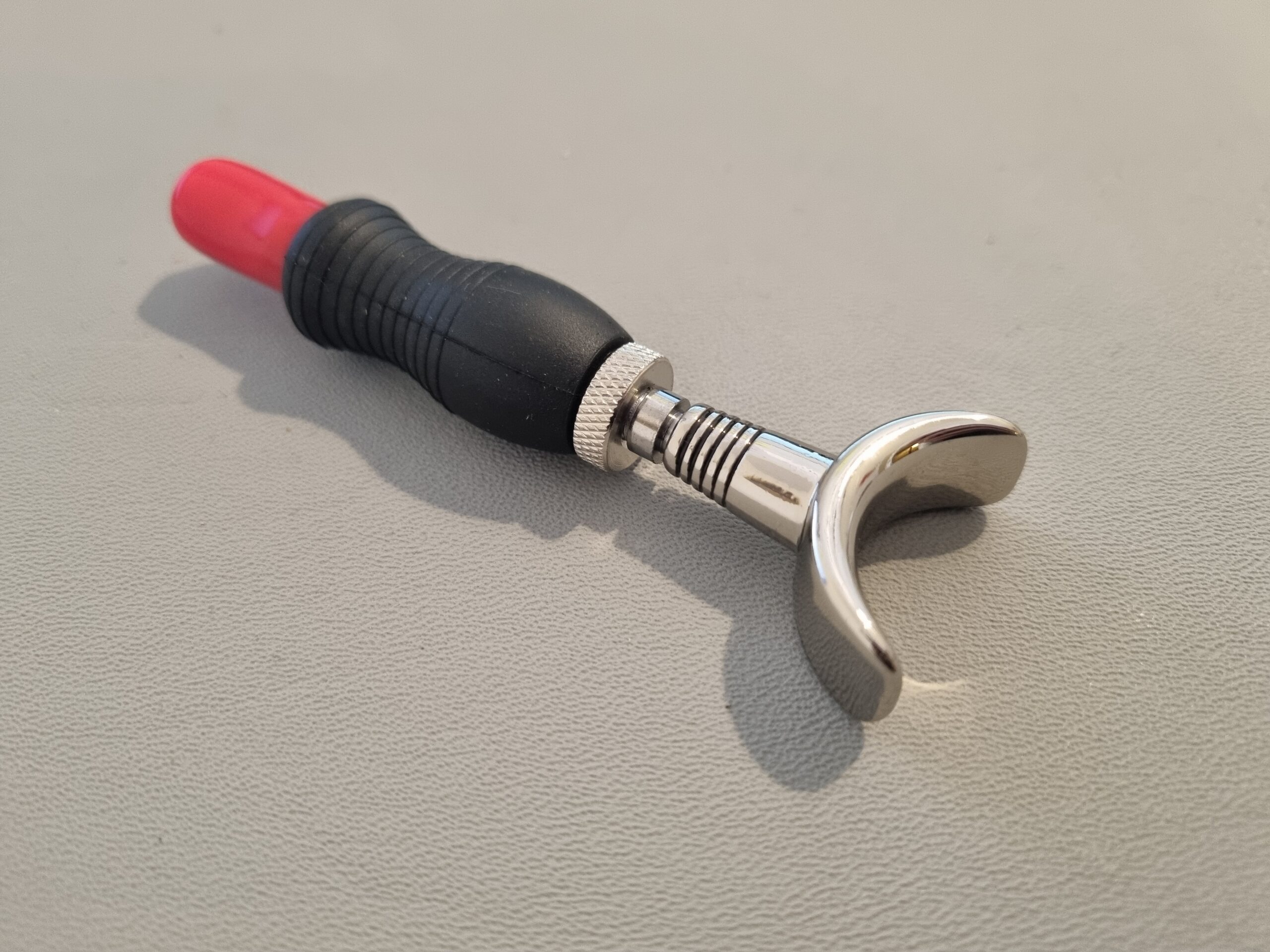 Svivelkniv med ergonomiskt handtag
